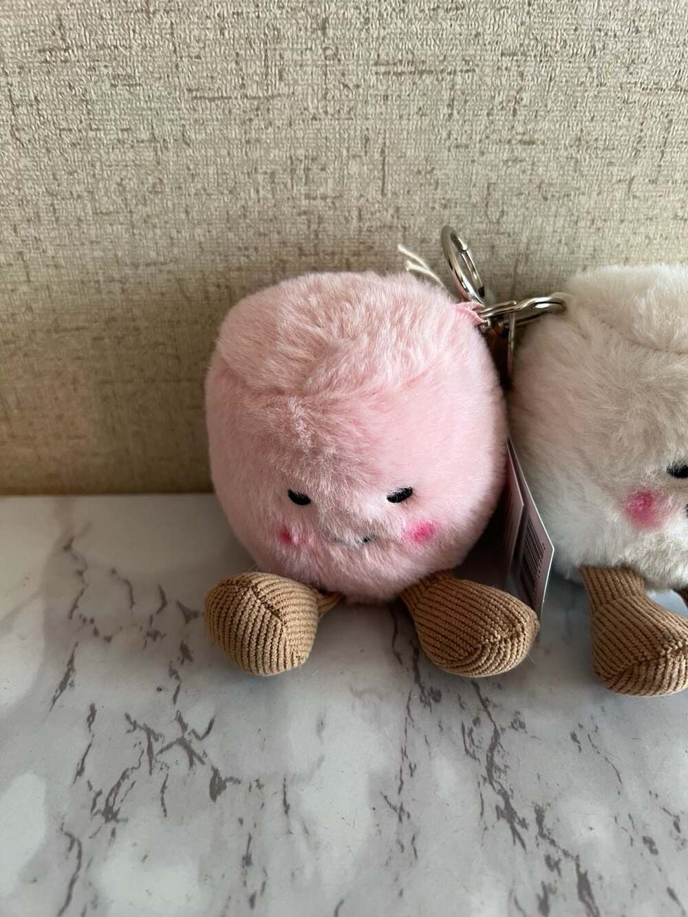 Jellycat Amuseables Pair of Marshmallows Bag Charm Keyring 100% authentic - Picture 3 of 8